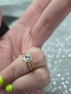 Gold Heart Solitaire Ring with Pavé Band - Women's Jewelry